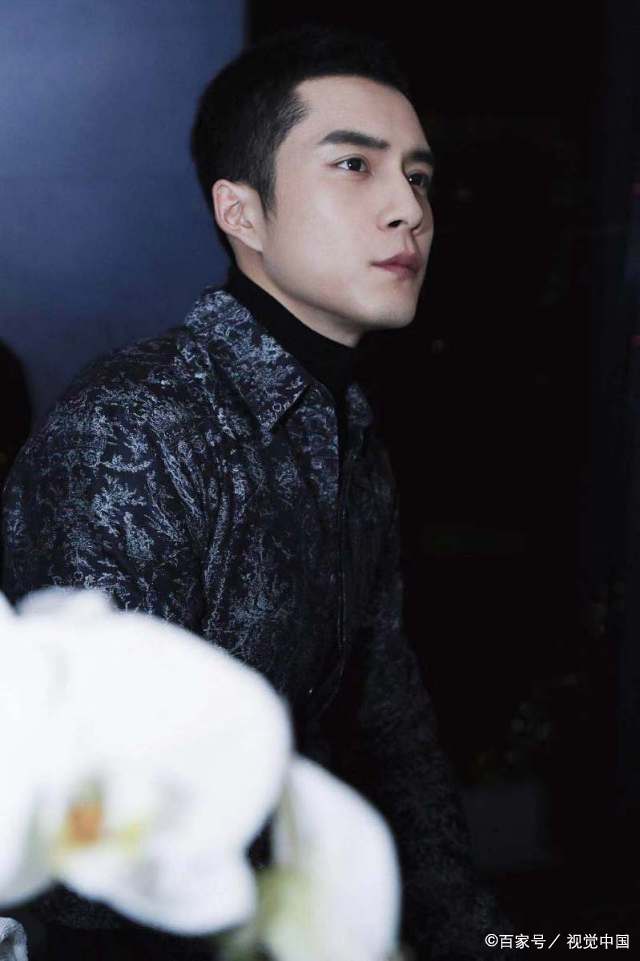 "程铮"韩东君拍写真演绎硬朗型男 完美hold住寸头个性有型